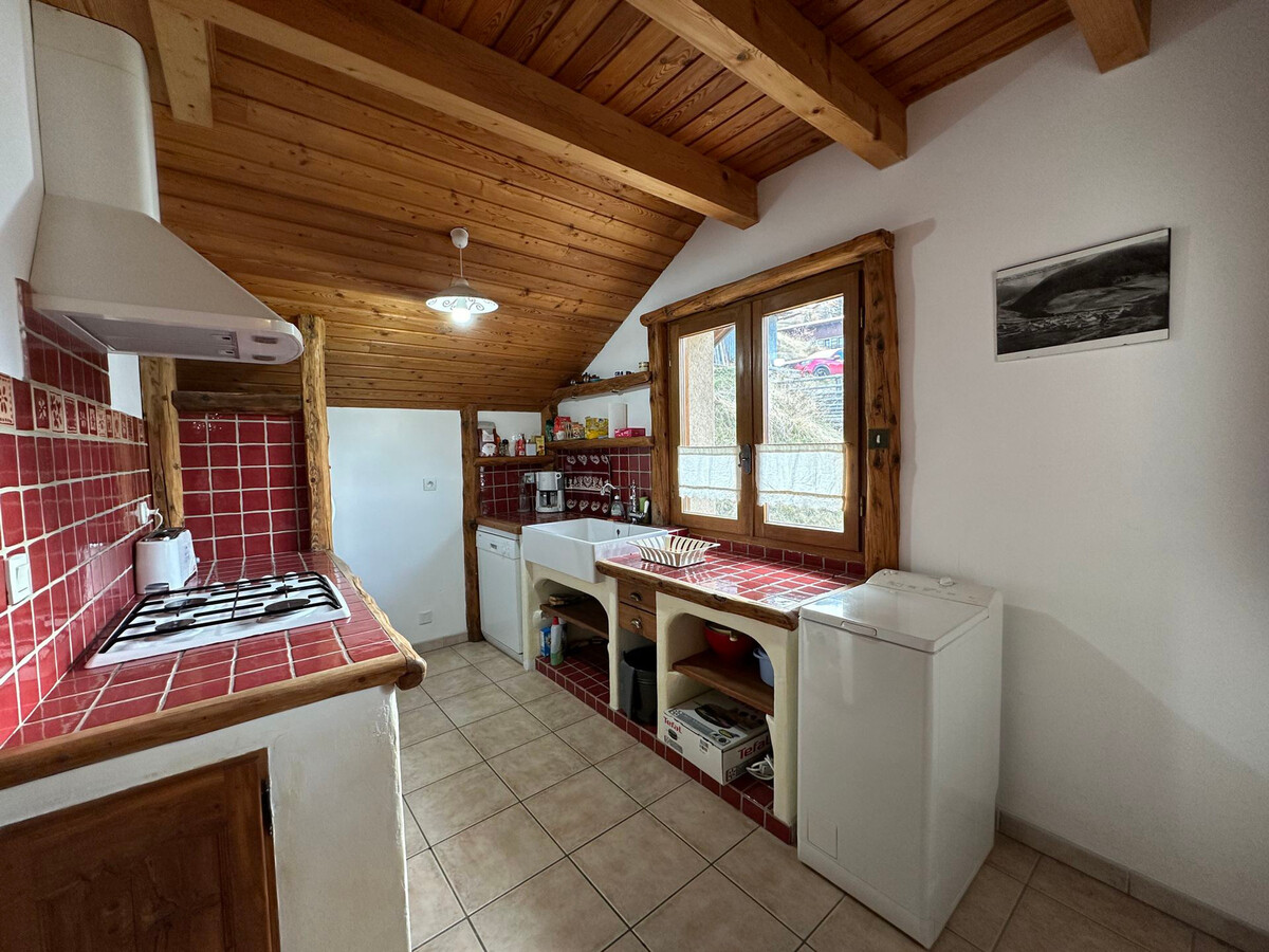 T2 Vars avec terrasse loggia et mezzanine - Photo 3