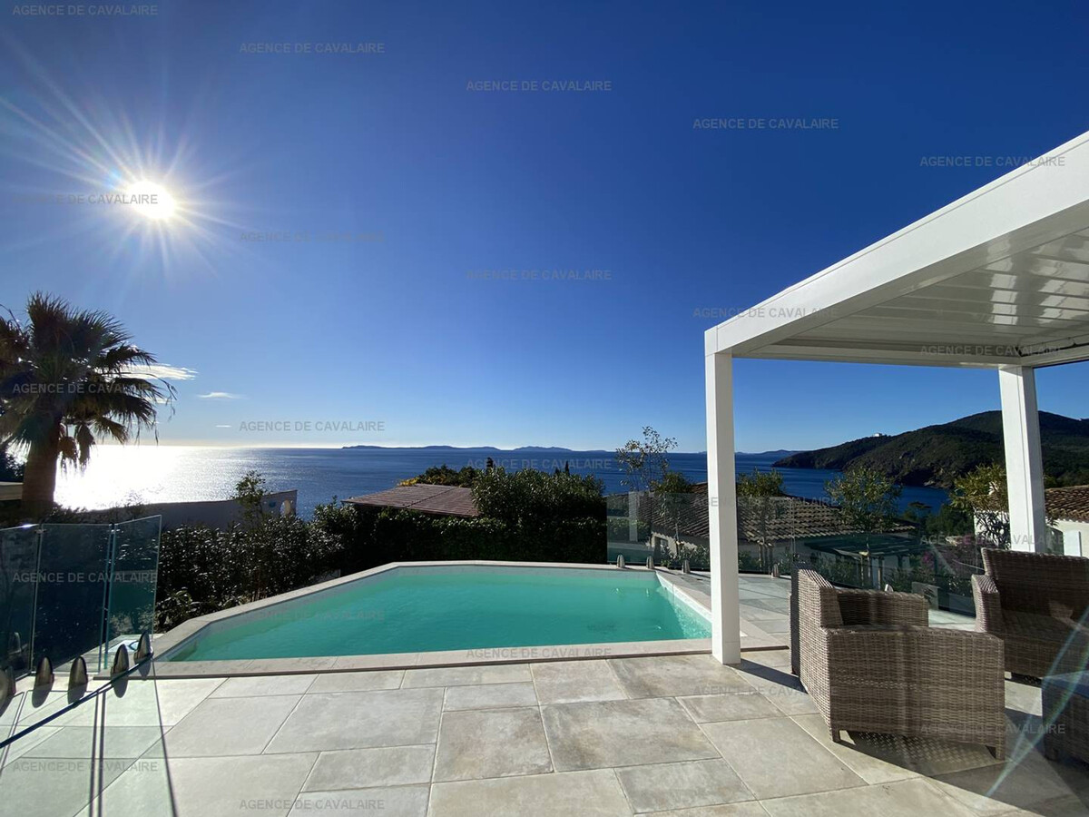 Villa moderne climatisée avec piscine à Cavalaire - Photo 1