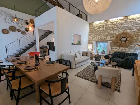 Location gite à Saint Yrieix sur Charente, Maison de Charme Moderne avec Jardin, Terrasse et Fibre - Saint-Yrieix-sur-Charente