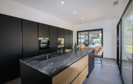 Maison provençale avec piscine privée à Rochefort du Gard : photo 6