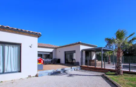 Maison provençale avec piscine privée à Rochefort du Gard : photo 9