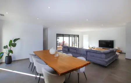 Maison provençale avec piscine privée à Rochefort du Gard : photo 11