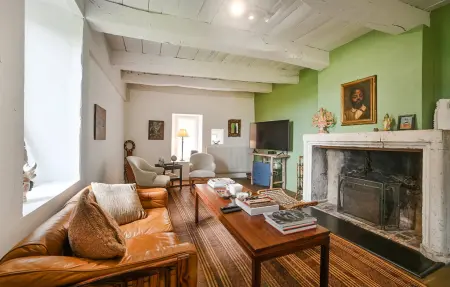 Maison du 17e siècle avec piscine à Lussan : photo 3