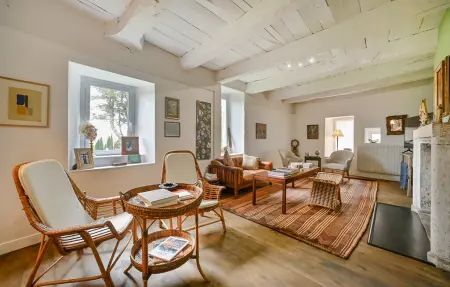 Maison du 17e siècle avec piscine à Lussan : photo 4