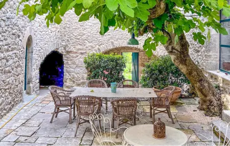 Maison du 17e siècle avec piscine à Lussan : photo 17