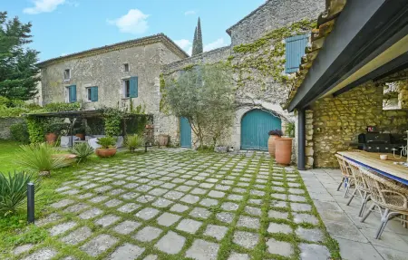 Maison du 17e siècle avec piscine à Lussan : photo 28