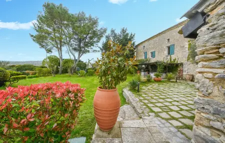 Maison du 17e siècle avec piscine à Lussan : photo 29