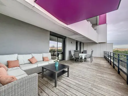 Location appartement à Palavas les Flots, F3 Confortable avec Piscine, Parking et Terrasse, à 150m de la Plage de Palavas