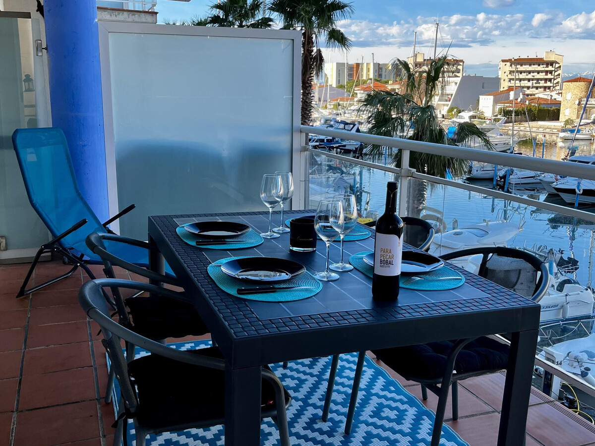 Appartement lumineux à Roses, terrasse 20m² sur canal - Photo 1