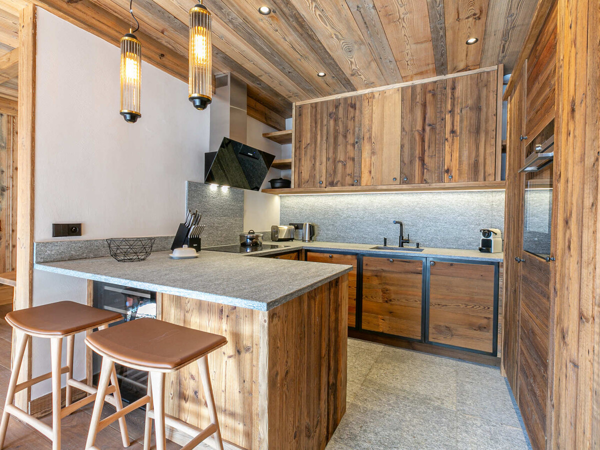 Luxe 130 m² 4 chambres, balcons Sud, vue village à Val-d'Isère - Photo 7