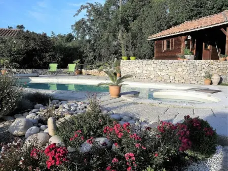 Location maison à Chauzon, Villa spacieuse avec Piscine Privée et Jacuzzi - 6 Personnes - Chauzon