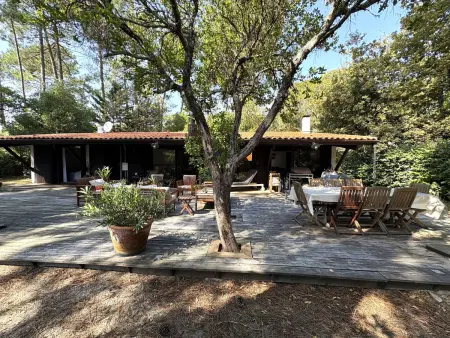 Location villa à Lège Cap Ferret, Villa lumineuse avec grand jardin, au calme, proche plages et commerces au cœur de Petit-Piquey