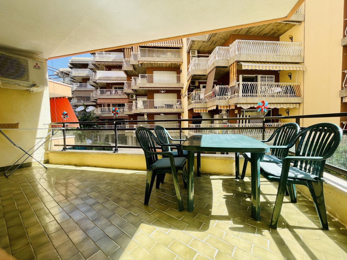 Apt 3 ch., 9 pers. à Salou : plage à 300m, terrasse - Photo 2