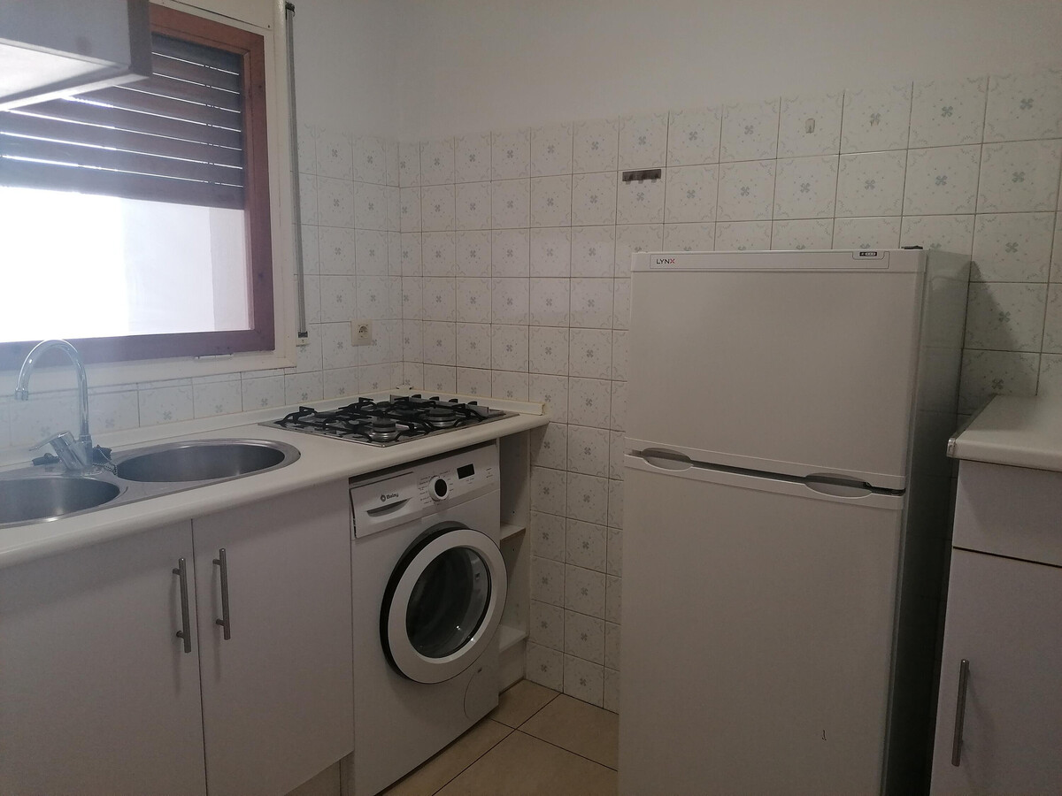 Appart 6 pers à Roses, 80m plage avec terrasse - Photo 9