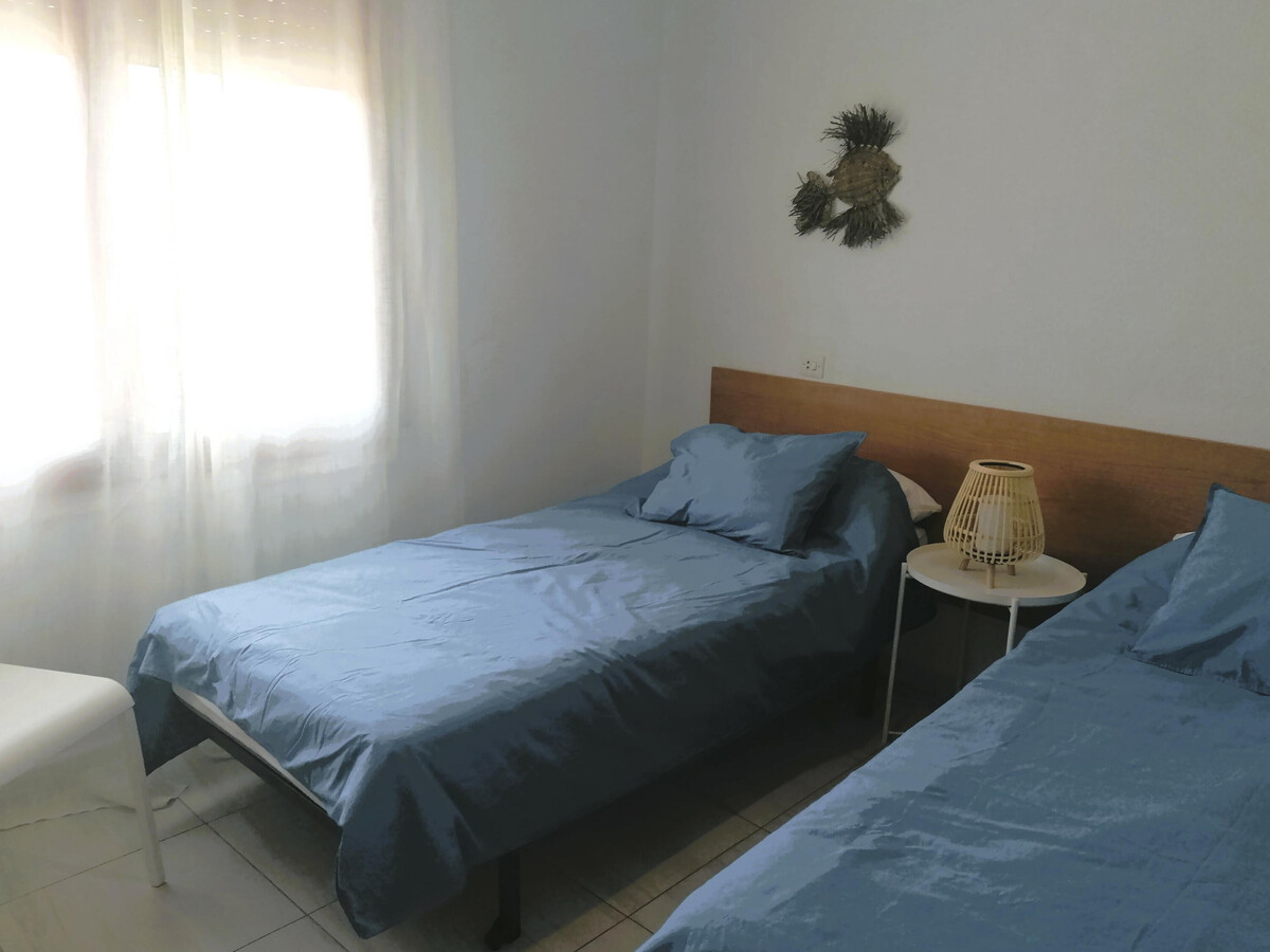 Appart 6 pers à Roses, 80m plage avec terrasse - Photo 13