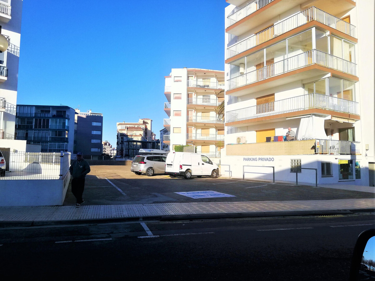 Appart 6 pers à Roses, 80m plage avec terrasse - Photo 22