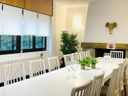 Grande Villa à Jaca avec Piscine Privée et Jardin - Photo 2