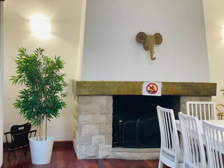 Grande Villa à Jaca avec Piscine Privée et Jardin - Photo 3