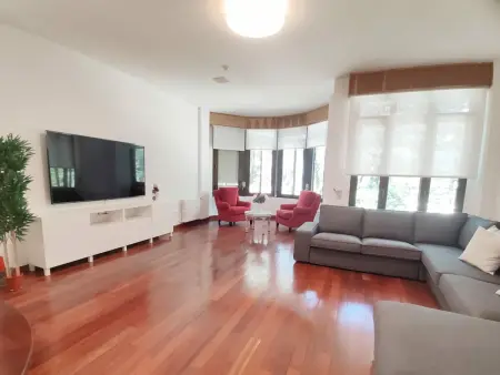Grande Villa à Jaca avec Piscine Privée et Jardin - Photo 5