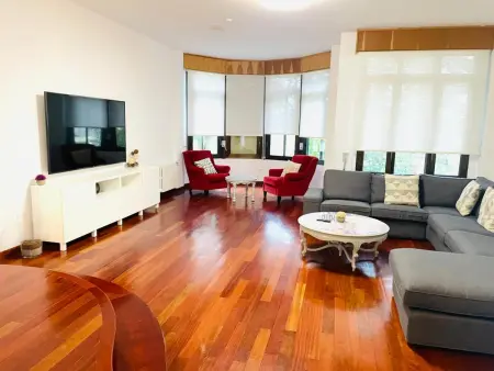 Grande Villa à Jaca avec Piscine Privée et Jardin - Photo 6