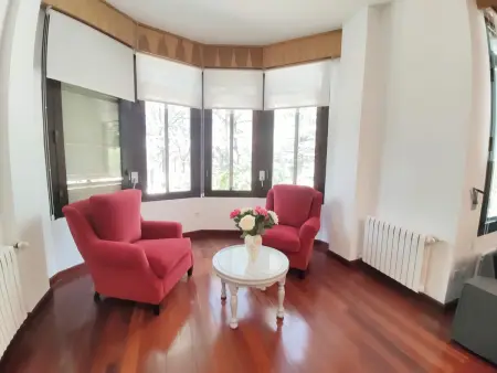 Grande Villa à Jaca avec Piscine Privée et Jardin - Photo 7