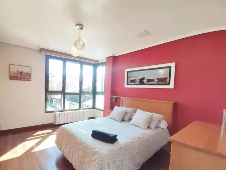 Grande Villa à Jaca avec Piscine Privée et Jardin - Photo 15
