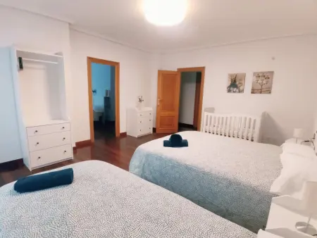 Grande Villa à Jaca avec Piscine Privée et Jardin - Photo 19