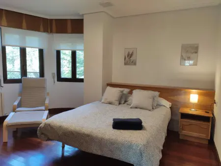 Grande Villa à Jaca avec Piscine Privée et Jardin - Photo 26