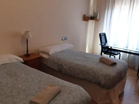 Appartement 3 chambres au cœur de Jaca avec balcon et parking : photo 2