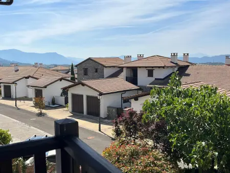 Location appartement à Jaca, Duplex calme avec parking près de Jaca