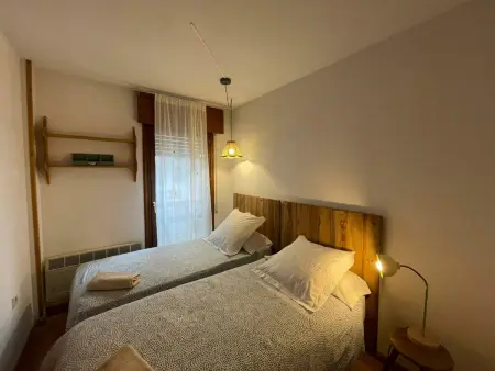Appartement Jaca, 2 chambres, piscine et garage : photo 8