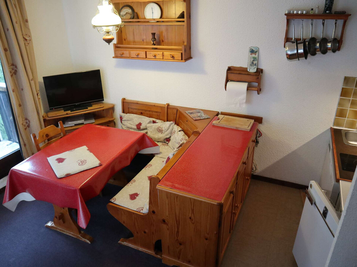 Studio 6 pers. balcon sud aux Orres, accès pistes - Photo 2