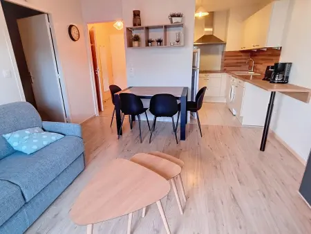 Location appartement à Courseulles sur Mer, T2 Rez-de-jardin à 50m de la plage avec parking