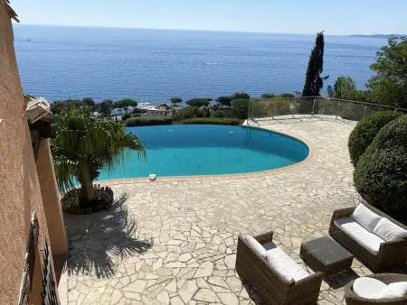Villa 4 ch, piscine débordement, vue mer Les Issambres : photo 2