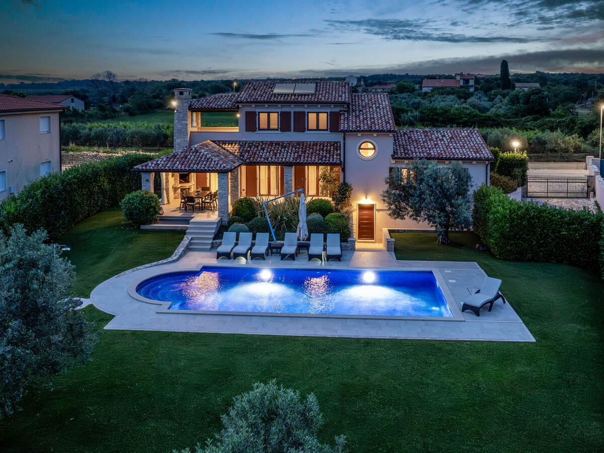 Villa De Flora, 9 pers., piscine privée près de Pula - Photo 2