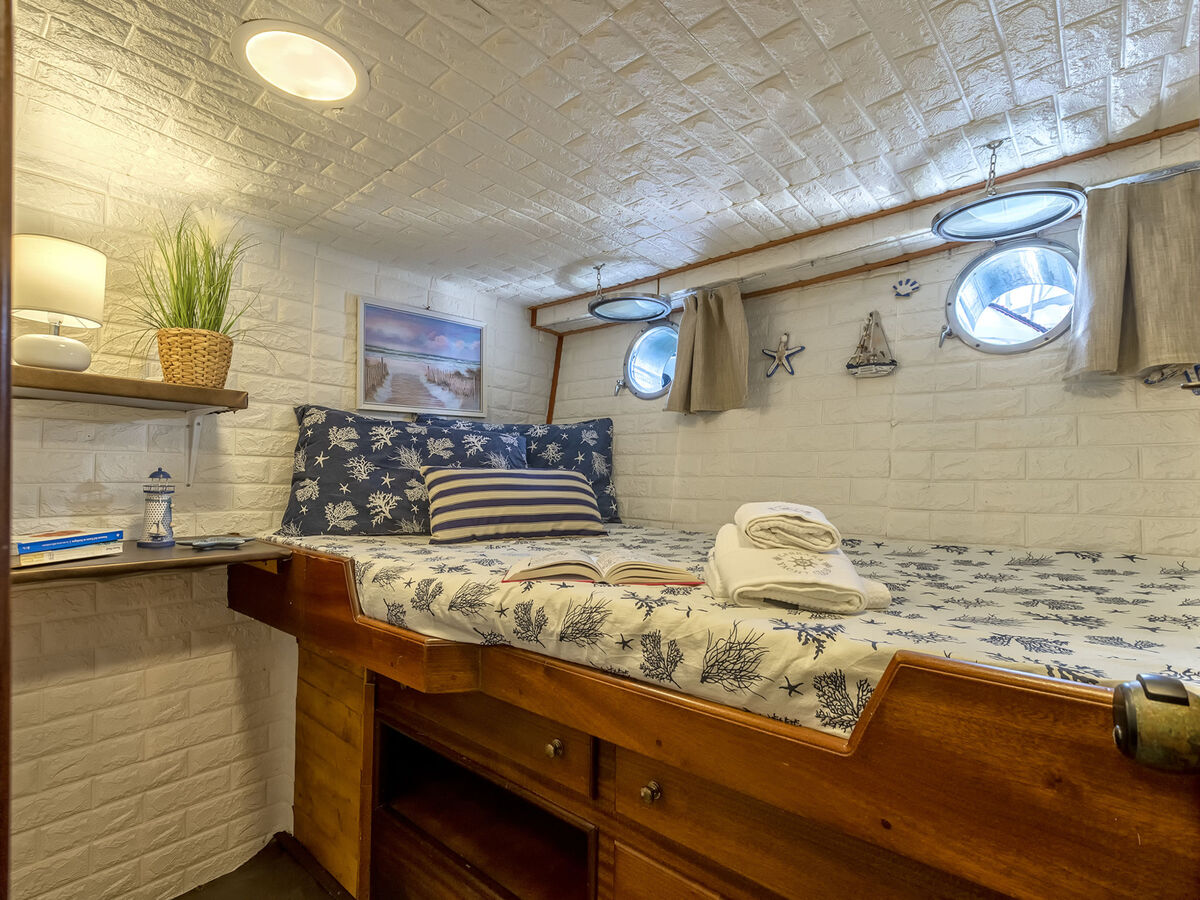 Maison flottante Alicudi : 12 pers. au bord de la mer - Photo 19