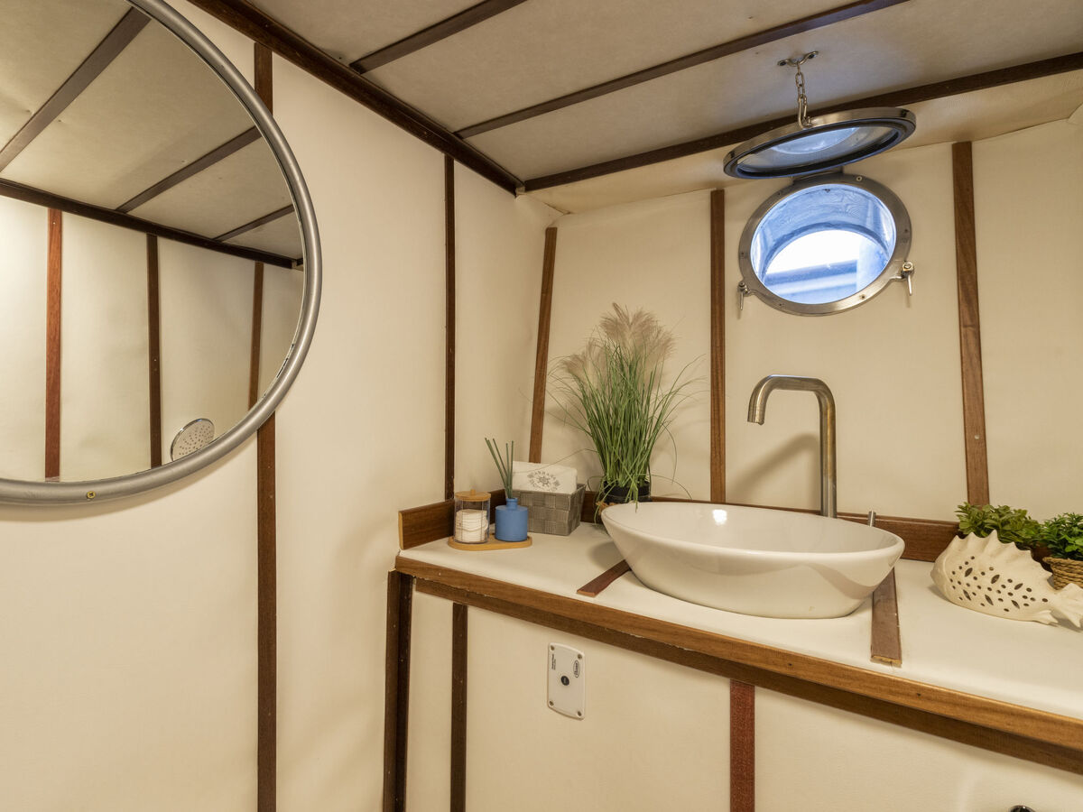 Maison flottante Alicudi : 12 pers. au bord de la mer - Photo 22