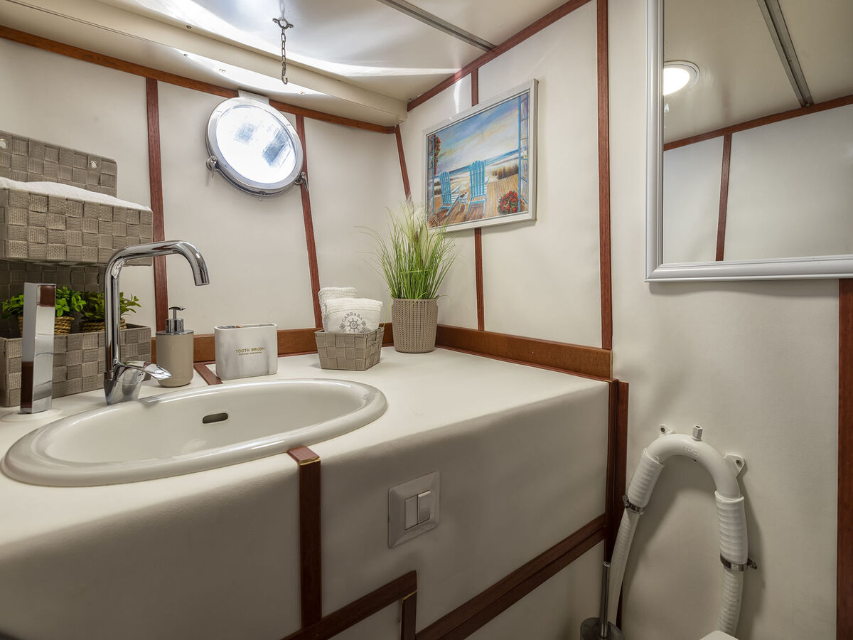 Maison flottante Alicudi : 12 pers. au bord de la mer - Photo 23