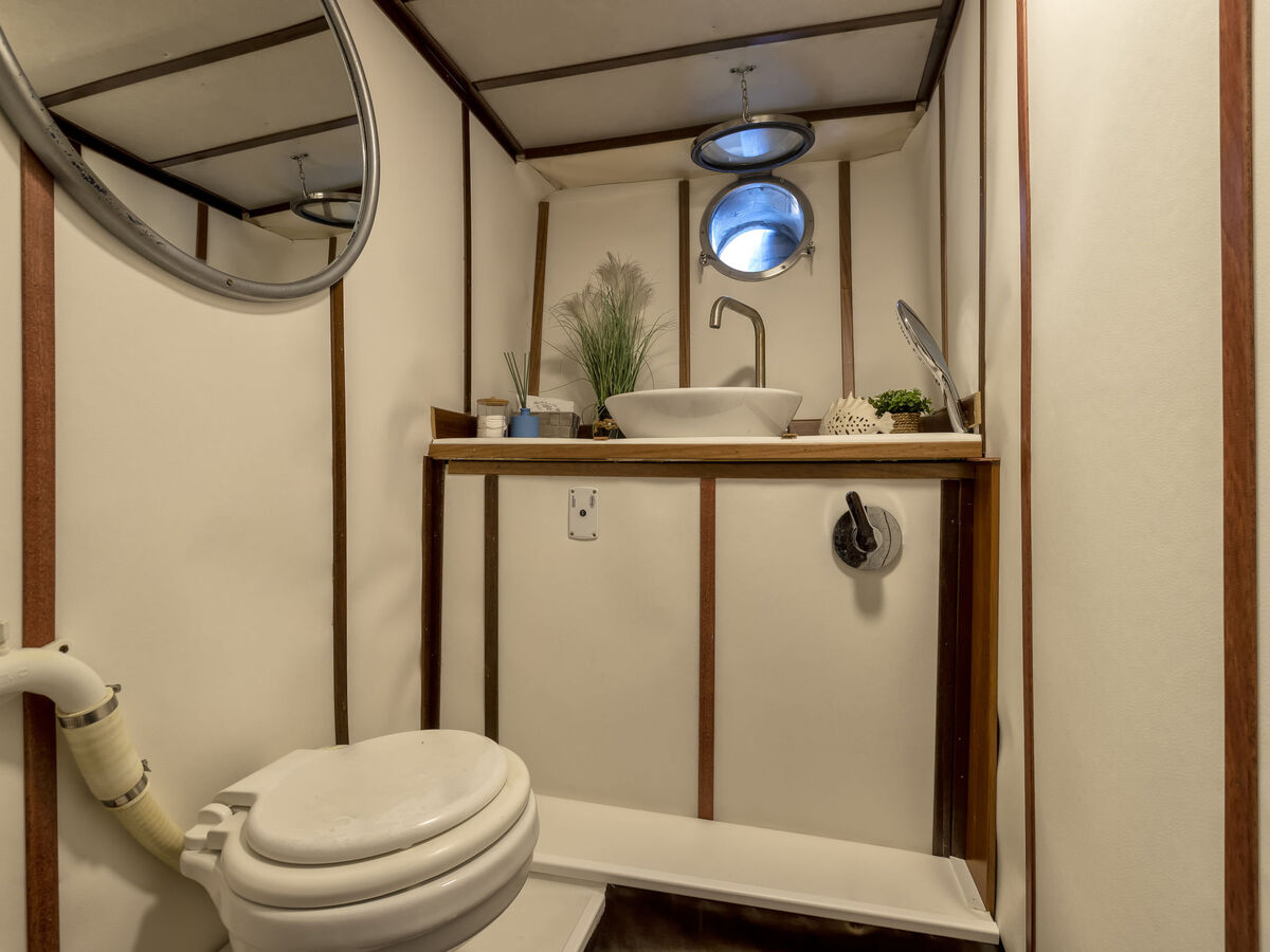 Maison flottante Alicudi : 12 pers. au bord de la mer - Photo 25