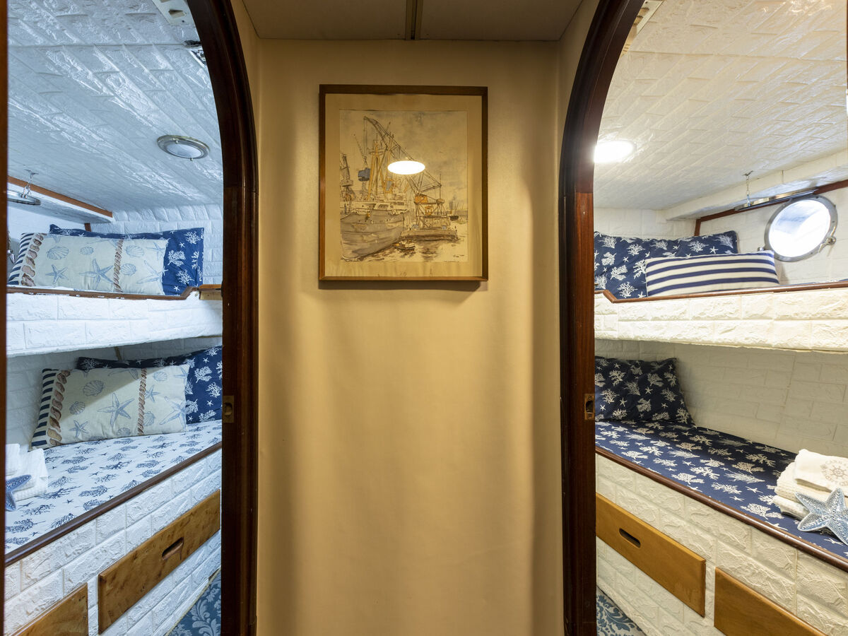 Maison flottante Alicudi : 12 pers. au bord de la mer - Photo 26