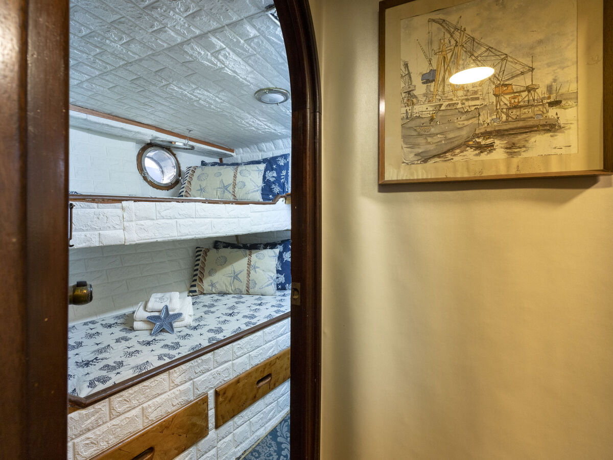 Maison flottante Alicudi : 12 pers. au bord de la mer - Photo 27