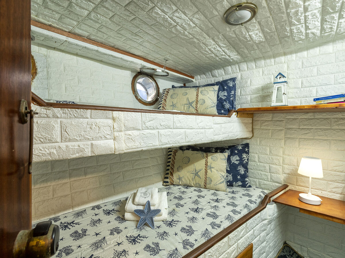 Maison flottante Alicudi : 12 pers. au bord de la mer - Photo 31