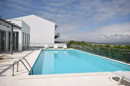 Location maison à Salir do Porto, Maison près de Plage São Martinho