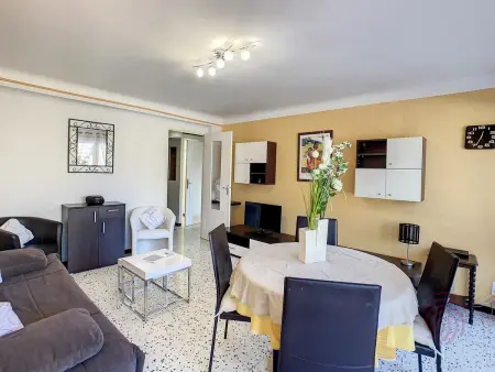 F2 moderne 55 m² à 100 m des Thermes, balcon : photo 4