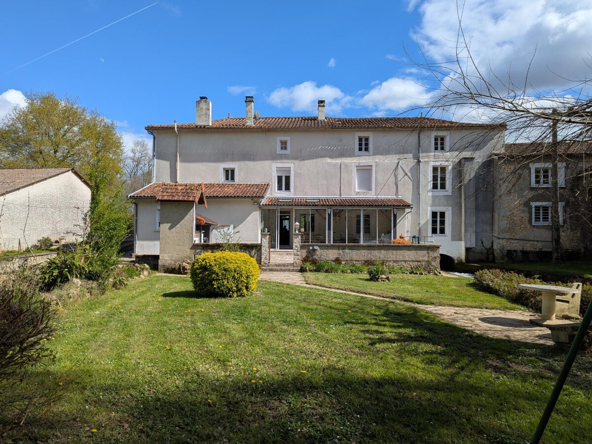 Gîte ancien moulin 11 pers., 1.5 ha de jardin à Saint-Mary - Photo 16