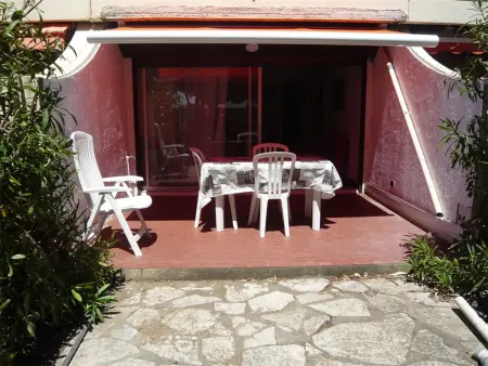 Studio climatisé avec jardin clos près de la plage, Port Camargue : photo 2