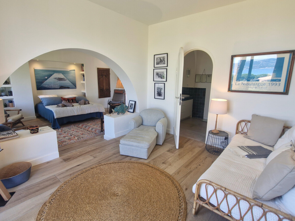 Villa 8 Pièces avec piscine privée et vue mer à Sainte-Maxime - Photo 18