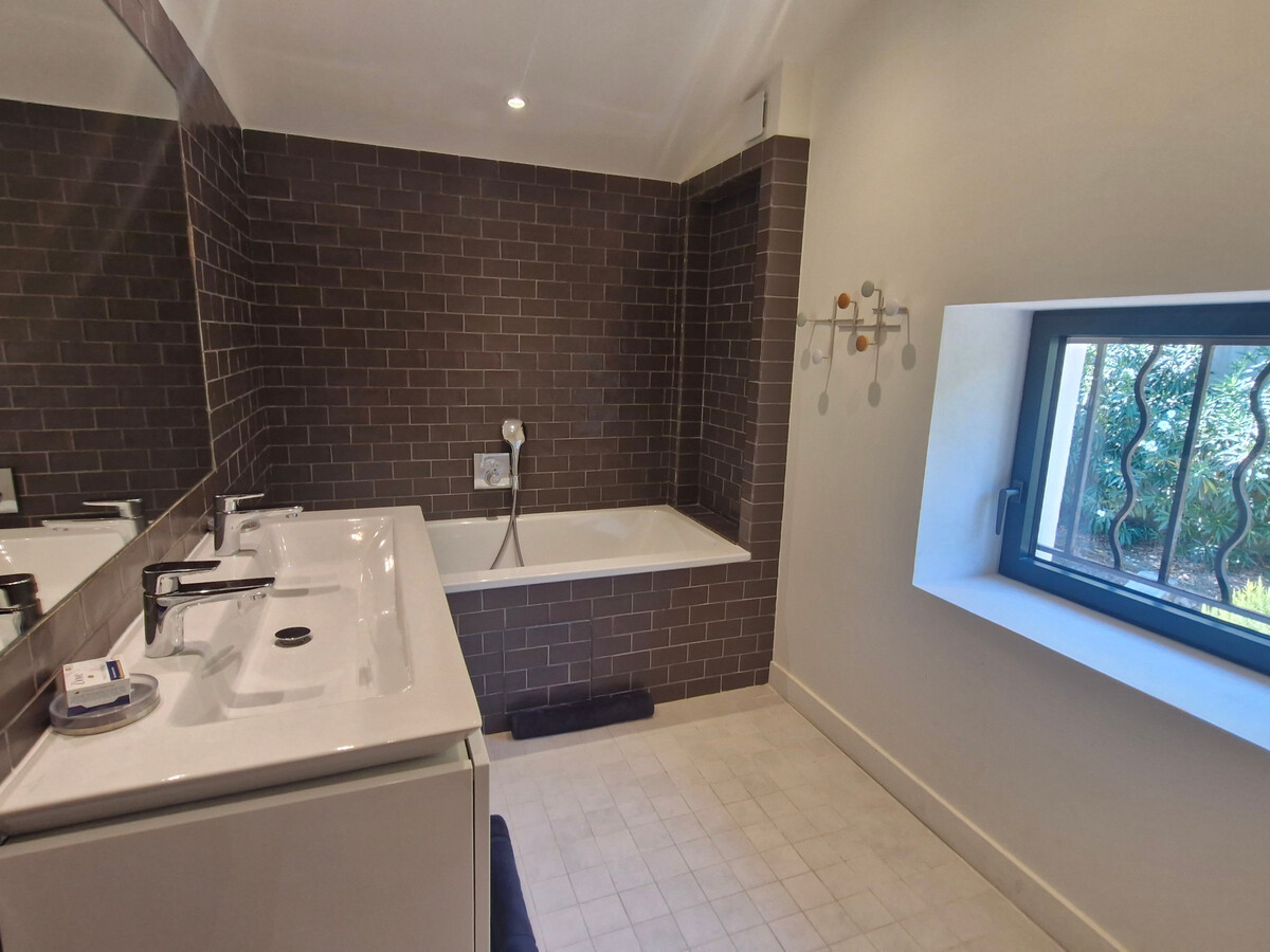 Villa 8 Pièces avec piscine privée et vue mer à Sainte-Maxime - Photo 28