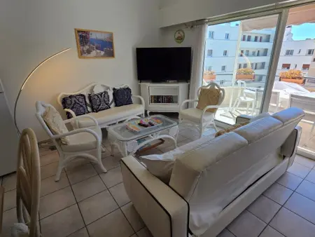 Appartement 3 pièces climatisé et terrasse, centre Sainte-Maxime : photo 3