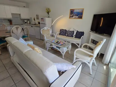 Appartement 3 pièces climatisé et terrasse, centre Sainte-Maxime : photo 5